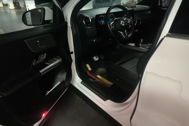 Used Mercedes-Benz GLA 2023 GLA 200 Driver Seat