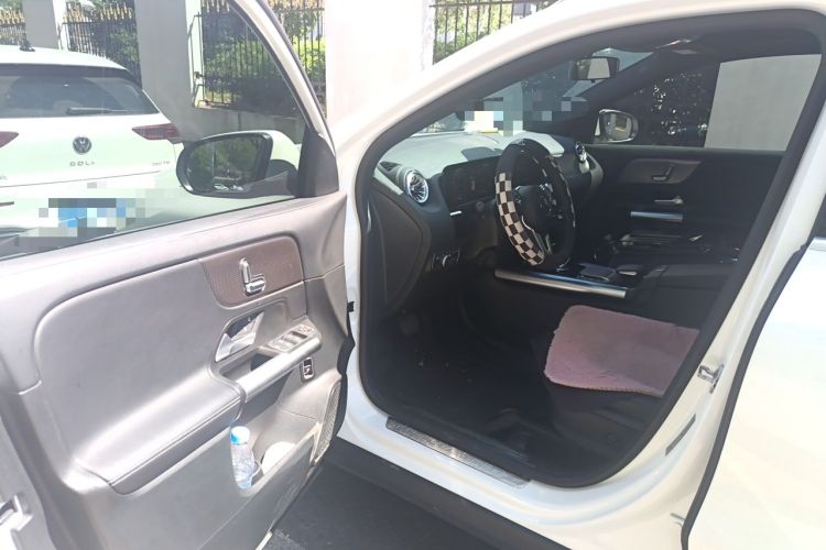 Used Mercedes-Benz GLA 2023 GLA 220 Driver Seat
