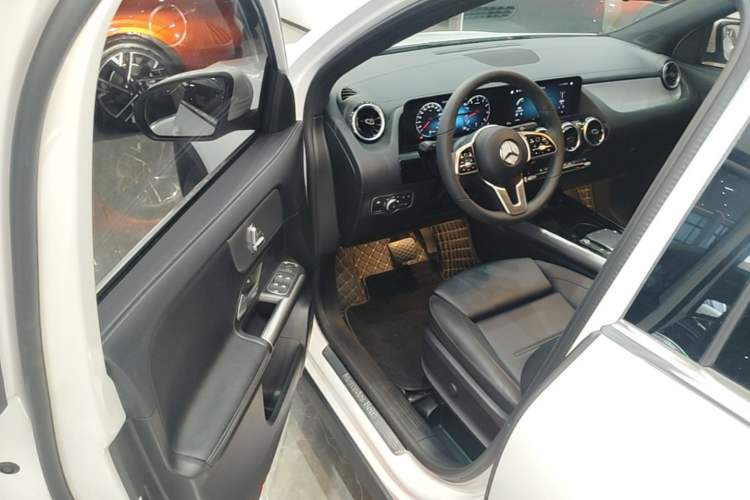 Used Mercedes-Benz GLA 2023 GLA 200 Driver Seat