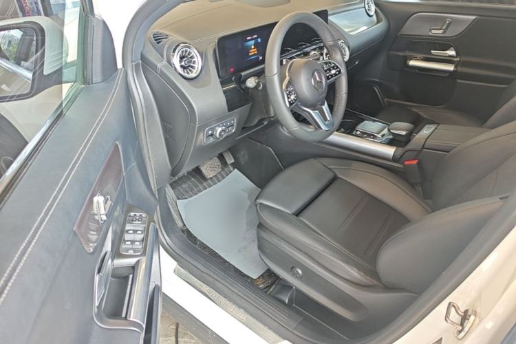 Used Mercedes-Benz GLA 2023 GLA 220 Driver Seat