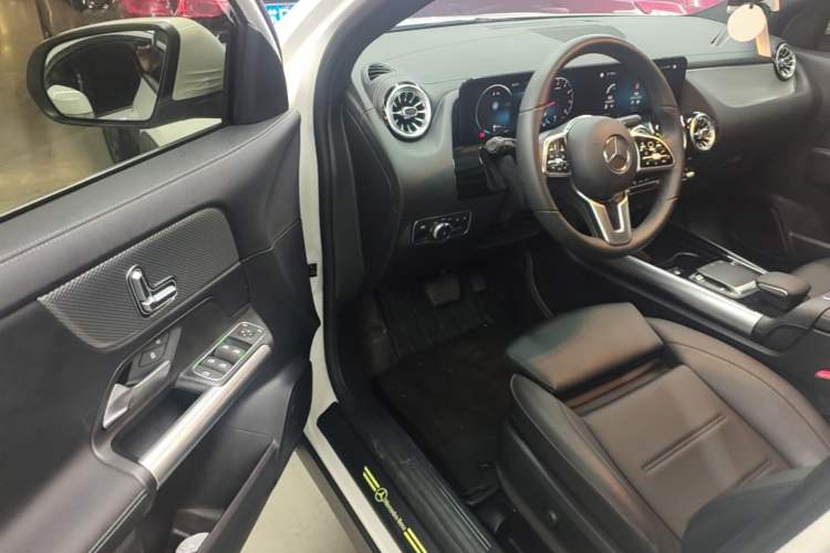 Used Mercedes-Benz GLA 2023 GLA 200 Driver Seat