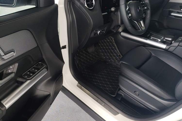 Used Mercedes-Benz GLA 2023 Facelifted GLA 200 Driver Seat