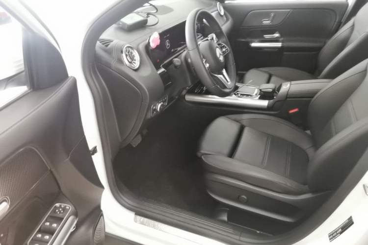 Used Mercedes-Benz GLA 2023 GLA 220 Driver Seat
