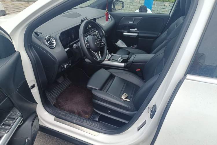 Used Mercedes-Benz GLA 2023 GLA 220 Driver Seat