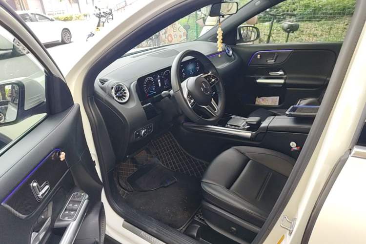Used Mercedes-Benz GLA 2023 GLA 220 Driver Seat