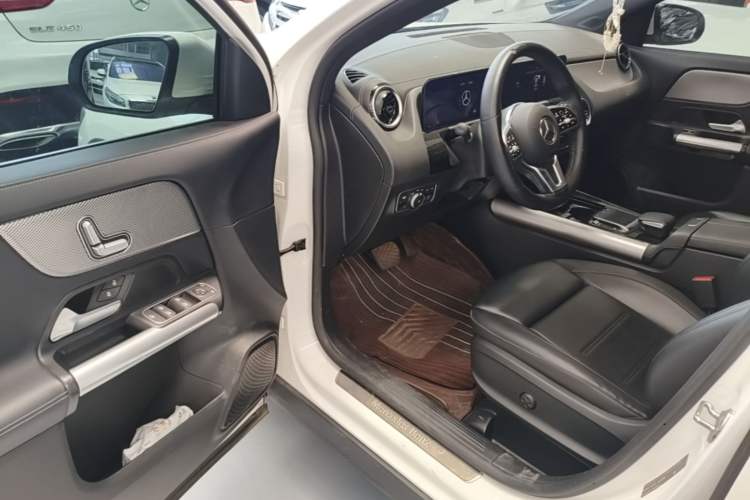 Used Mercedes-Benz GLA 2023 GLA 200 Driver Seat