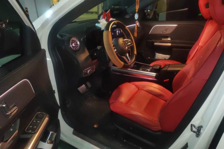 Used Mercedes-Benz GLA 2023 GLA 200 Driver Seat