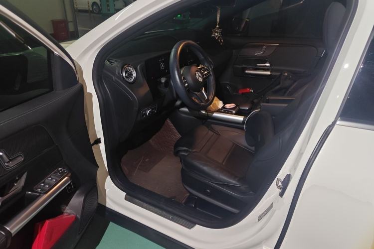 Used Mercedes-Benz GLA 2023 GLA 220 Driver Seat