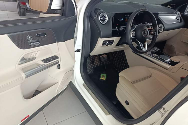 Used Mercedes-Benz GLA 2023 GLA 220 Driver Seat