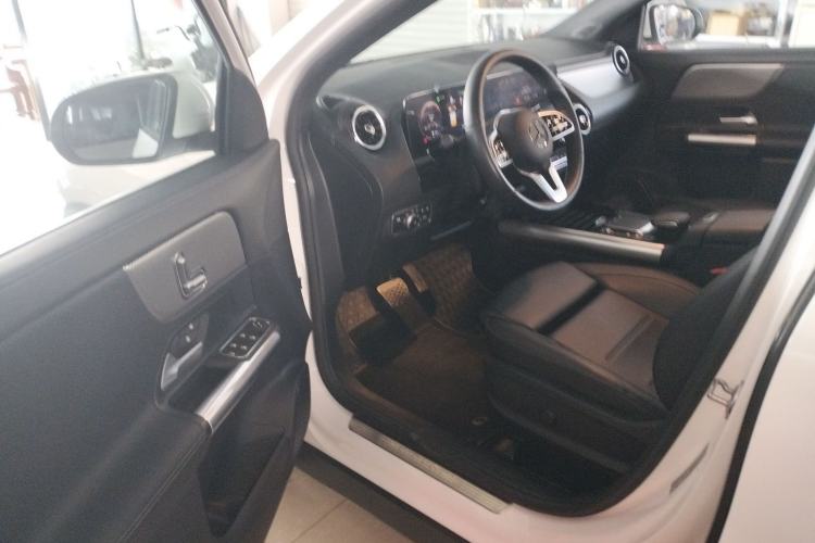 Used Mercedes-Benz GLA 2023 Facelifted GLA 200 Driver Seat