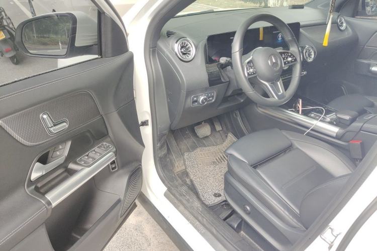 Used Mercedes-Benz GLA 2023 GLA 220 Driver Seat
