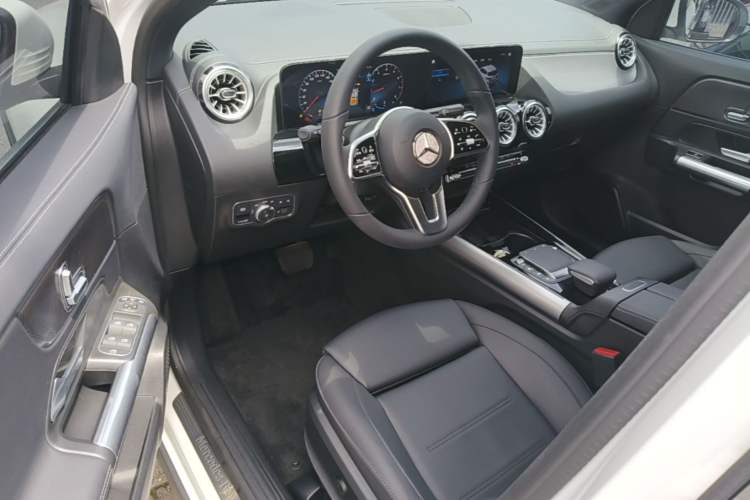 Used Mercedes-Benz GLA 2023 GLA 220 Driver Seat