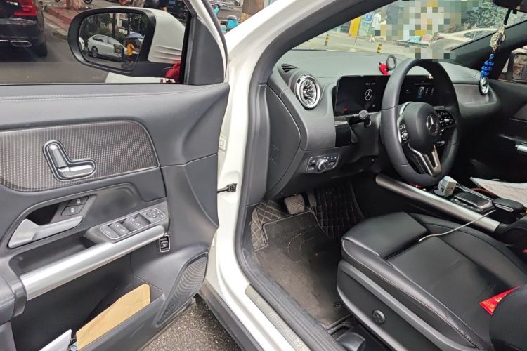 Used Mercedes-Benz GLA 2023 GLA 220 Driver Seat