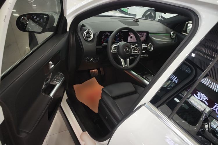 Used Mercedes-Benz GLA 2023 GLA 220 Driver Seat