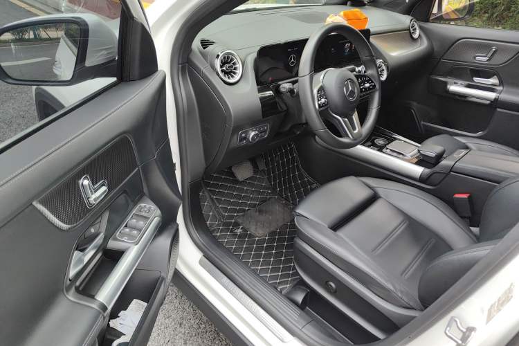 Used Mercedes-Benz GLA 2023 GLA 220 Driver Seat