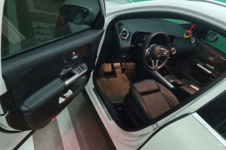 Used Mercedes-Benz GLA 2023 GLA 220 Driver Seat