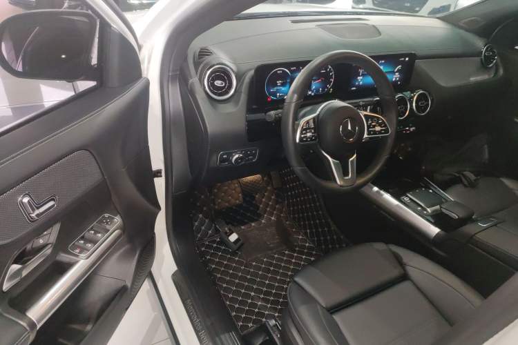 Used Mercedes-Benz GLA 2023 GLA 200 Driver Seat
