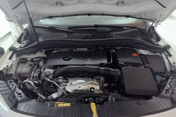 Used Mercedes-Benz GLA 2023 GLA 220 Engine Bay