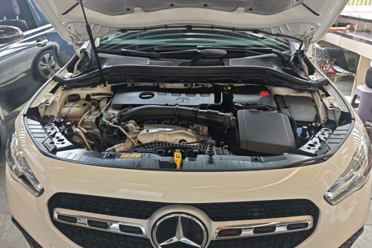 Used Mercedes-Benz GLA 2023 GLA 220 Engine Bay