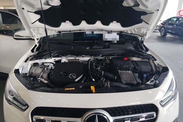 Used Mercedes-Benz GLA 2023 Facelifted GLA 200 Engine Bay