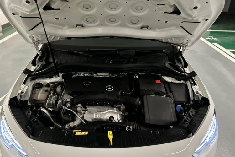 Used Mercedes-Benz GLA 2023 GLA 220 Engine Bay
