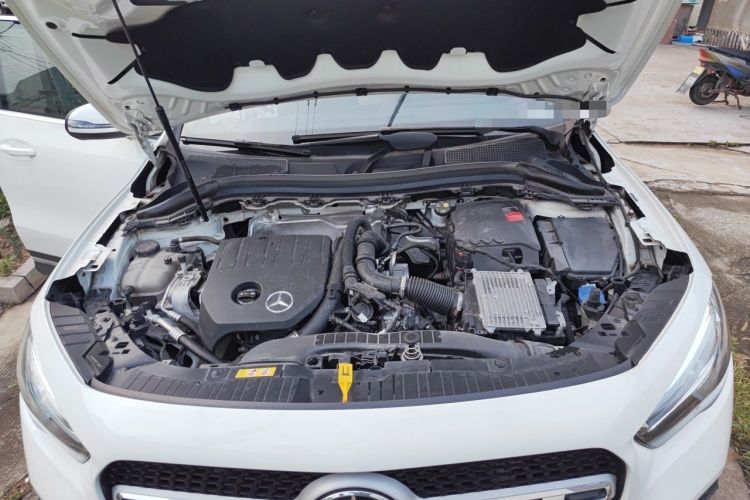 Used Mercedes-Benz GLA 2023 Facelifted GLA 200 Engine Bay