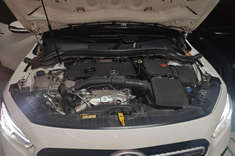 Used Mercedes-Benz GLA 2023 GLA 220 Engine Bay