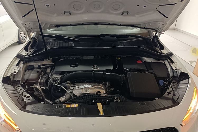 Used Mercedes-Benz GLA 2023 GLA 220 Engine Bay