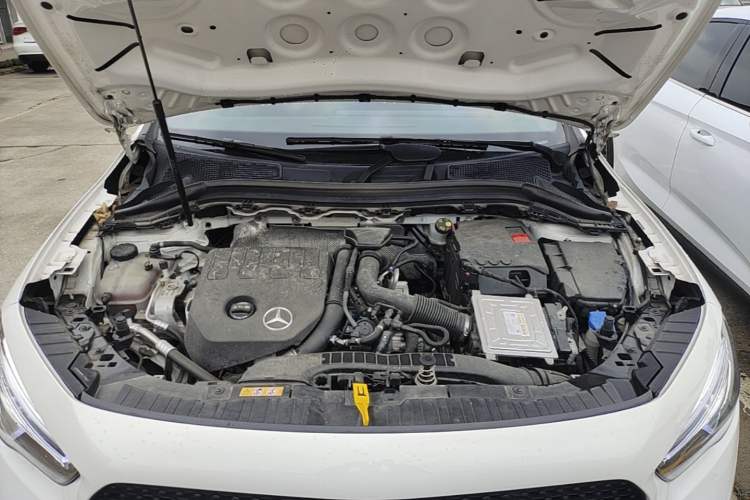Used Mercedes-Benz GLA 2023 GLA 200 Engine Bay
