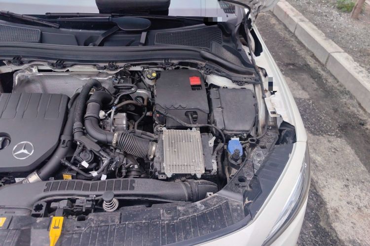 Used Mercedes-Benz GLA 2023 Facelifted GLA 200 Engine Bay Left