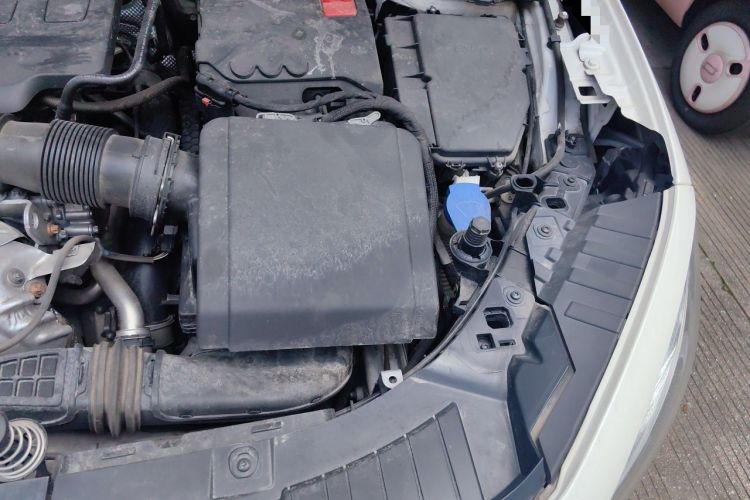 Used Mercedes-Benz GLA 2023 GLA 220 Engine Bay Left