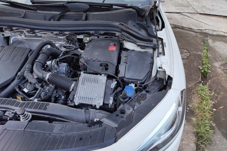 Used Mercedes-Benz GLA 2023 Facelifted GLA 200 Engine Bay Left