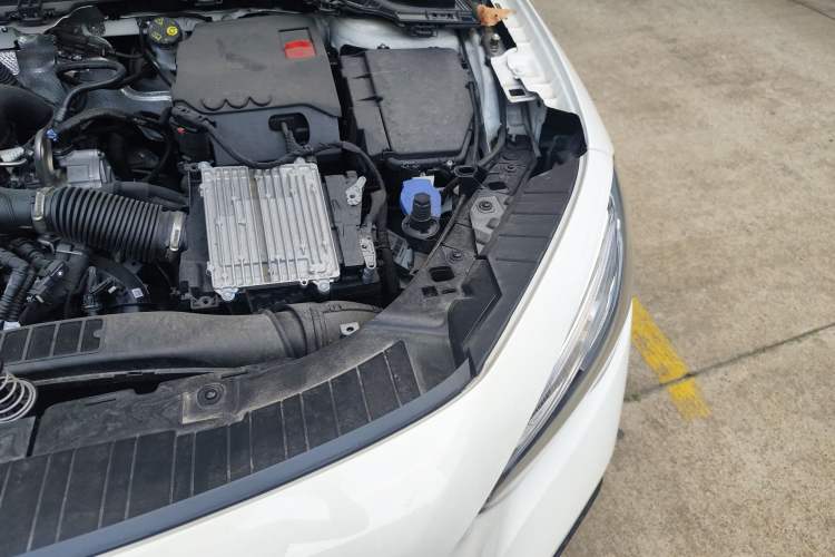 Used Mercedes-Benz GLA 2023 Facelifted GLA 200 Engine Bay Left