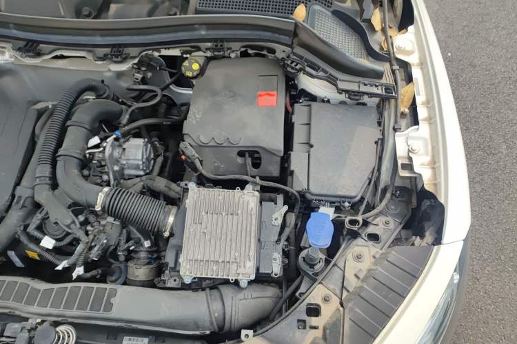 Used Mercedes-Benz GLA 2023 Facelifted GLA 200 Engine Bay Left