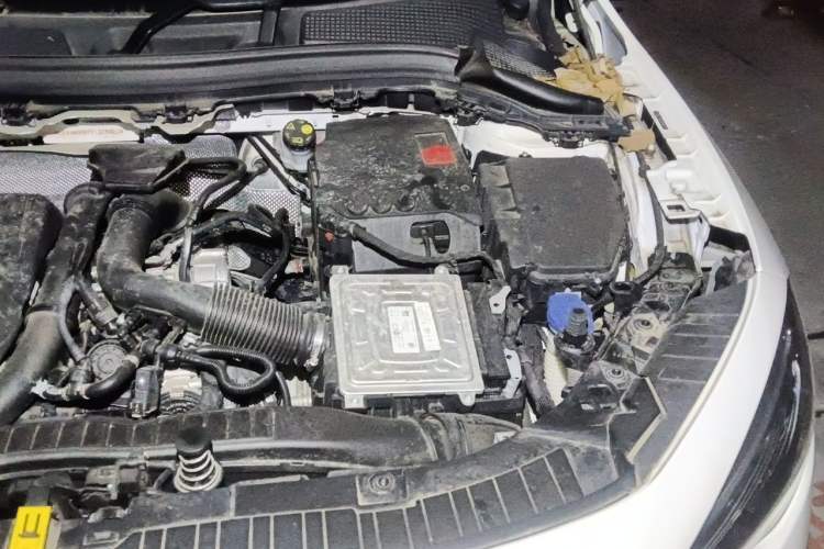 Used Mercedes-Benz GLA 2023 GLA 200 Engine Bay Left