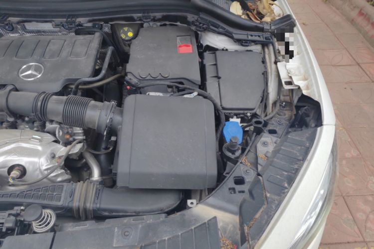 Used Mercedes-Benz GLA 2023 GLA 220 Engine Bay Left