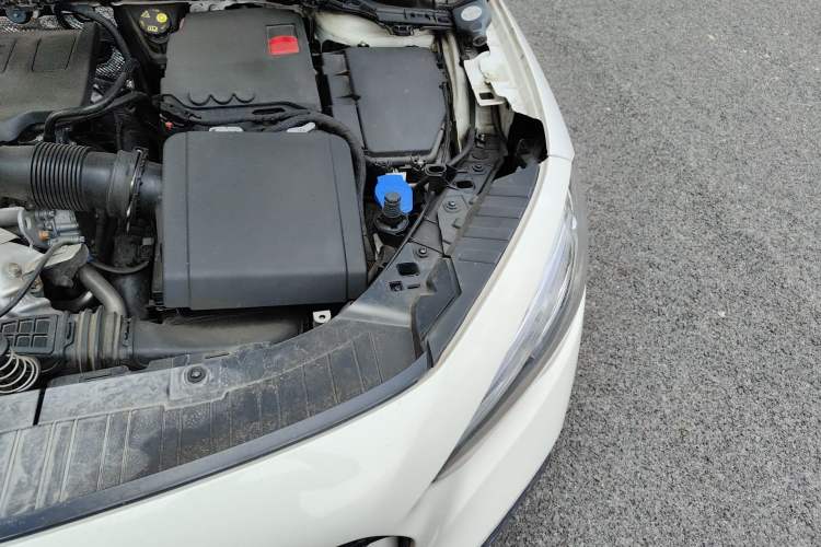 Used Mercedes-Benz GLA 2023 GLA 220 Engine Bay Left
