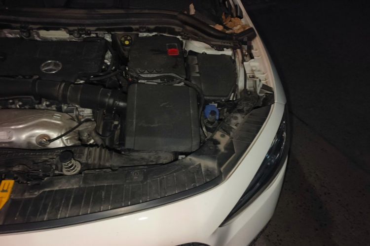 Used Mercedes-Benz GLA 2023 GLA 220 Engine Bay Left