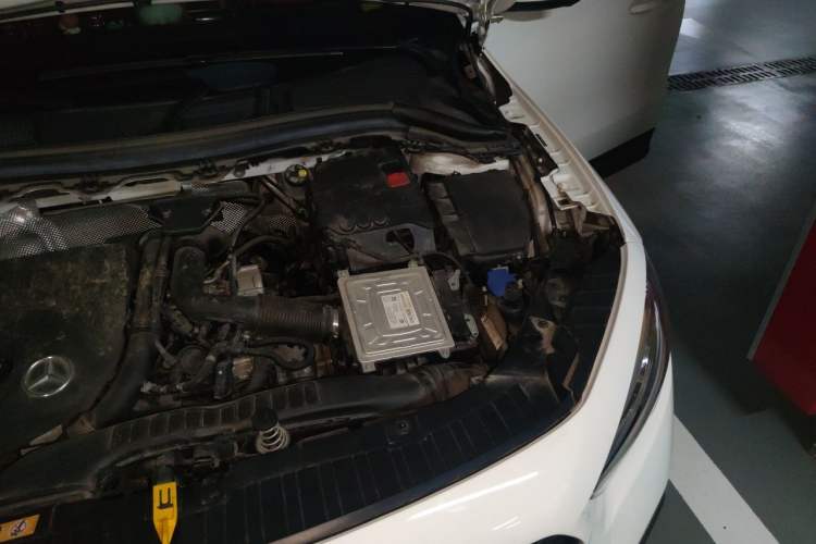 Used Mercedes-Benz GLA 2023 GLA 200 Engine Bay Left