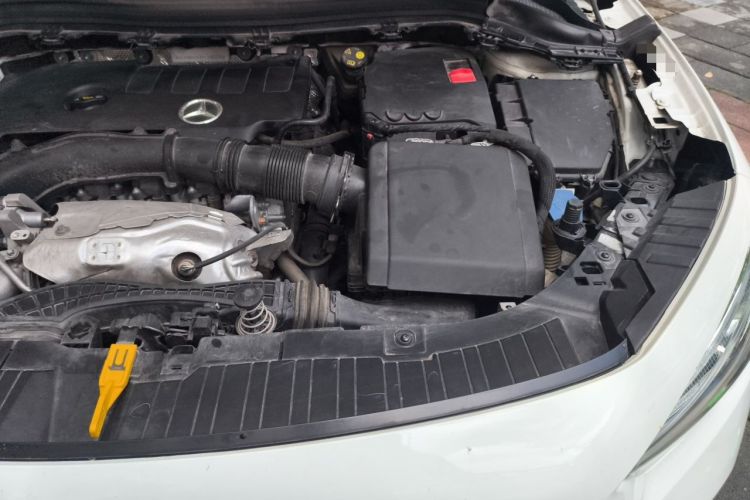 Used Mercedes-Benz GLA 2023 GLA 220 Engine Bay Left