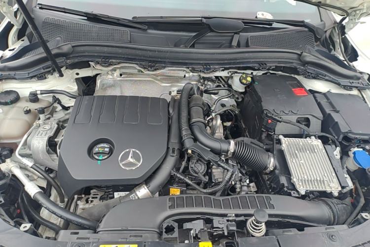 Used Mercedes-Benz GLA 2023 Facelifted GLA 200 Engine Bay