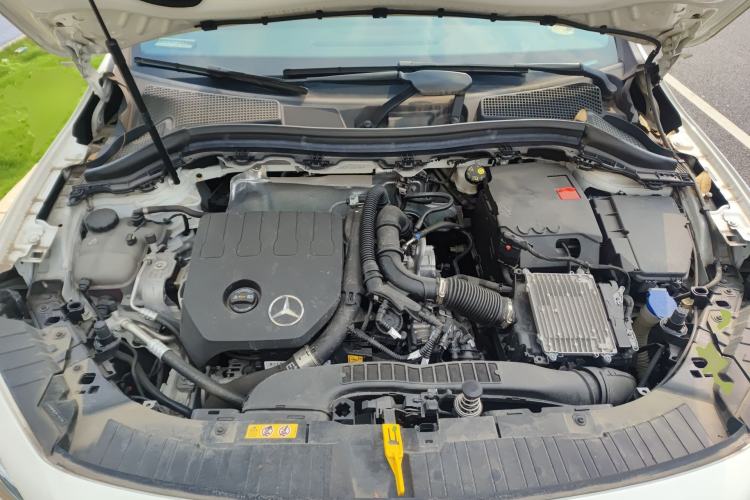 Used Mercedes-Benz GLA 2023 Facelifted GLA 200 Engine Bay