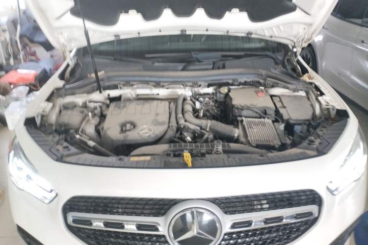 Used Mercedes-Benz GLA 2023 Facelifted GLA 200 Engine Bay
