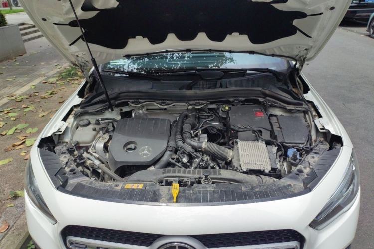 Used Mercedes-Benz GLA 2023 Facelifted GLA 200 Engine Bay