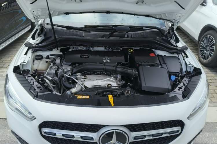 Used Mercedes-Benz GLA 2023 GLA 220 Engine Bay