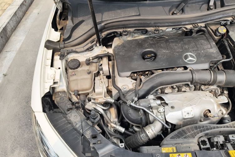 Used Mercedes-Benz GLA 2023 GLA 220 Engine Bay Right