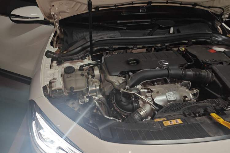 Used Mercedes-Benz GLA 2023 GLA 220 Engine Bay Right