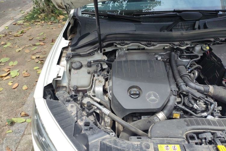 Used Mercedes-Benz GLA 2023 Facelifted GLA 200 Engine Bay Right