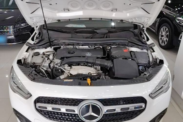 Used Mercedes-Benz GLA 2023 GLA 220 Engine Bay