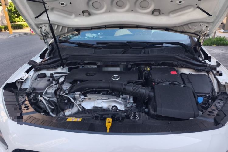 Used Mercedes-Benz GLA 2023 GLA 220 Engine Bay
